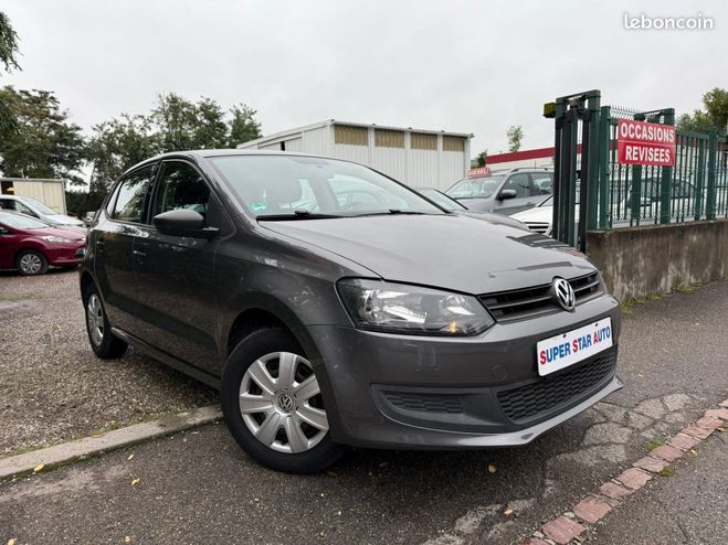 Cliquer pour voir la photo suivante Volkswagen Polo V 1.2l TDI 75CV TRENDLINE 5P 2013 Gris de 2013