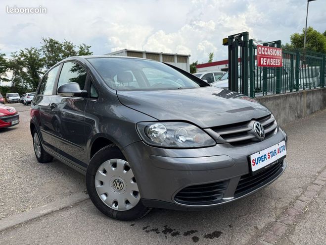 Cliquer pour voir la photo suivante Volkswagen Golf Plus 1.4 75ch Confort BVM6 2005 Gris de 2005
