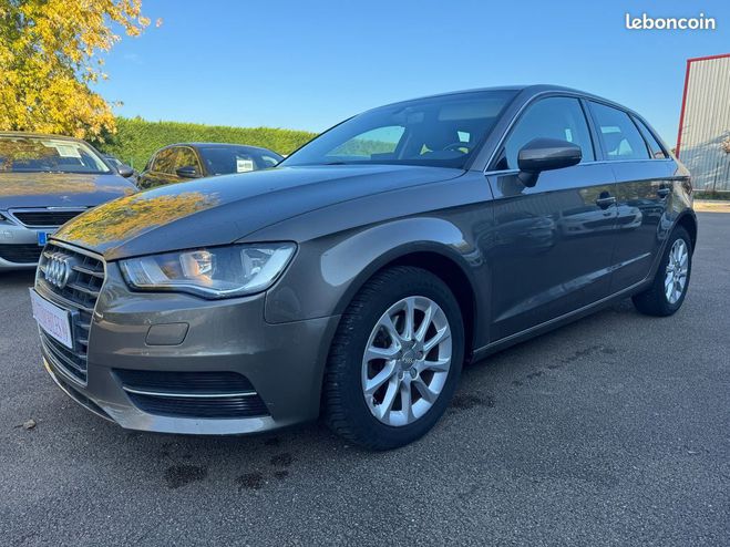 Audi A3 Sportback 1.6 TDI 110 CH ATTRACTION Gris de 2016