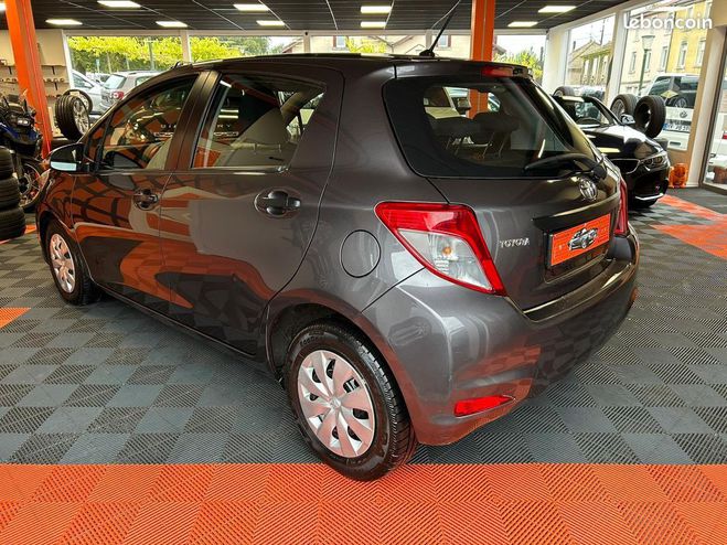 Toyota Yaris III PACK ACTIVE 1.4I 16V 90 cv  de 2014