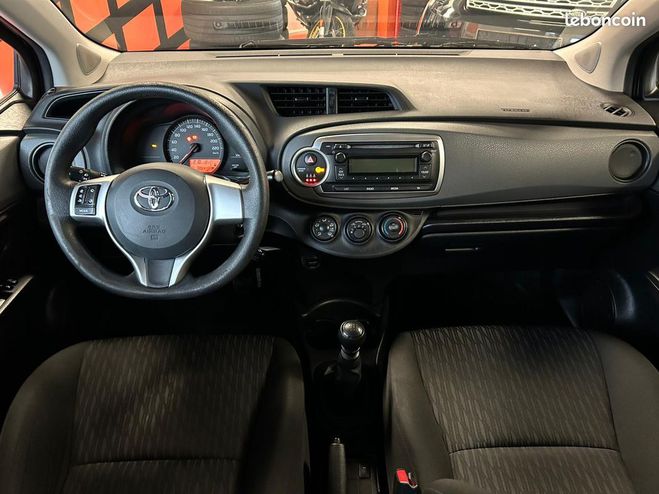 Toyota Yaris III PACK ACTIVE 1.4I 16V 90 cv  de 2014