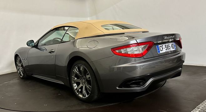 Maserati Grancabrio Maserati Grancabrio  Grise de 2012