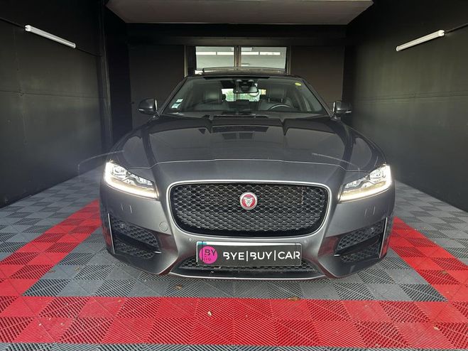Jaguar XF Jaguar XF 2.0D 240c BVA AWD - Garantie 12 mois GRIS FONCE de 2018