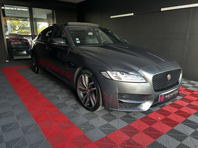 Jaguar XF Jaguar XF 2.0D 240c BVA AWD - Garantie 12 mois GRIS FONCE de 2018