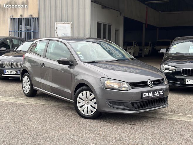 Cliquer pour voir la photo suivante Volkswagen Polo 1.6 TDI 90 Confort Gris de 2010