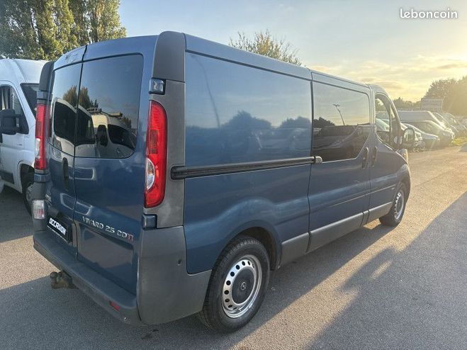 Opel Vivaro Opel Vivaro FG F2900 M1 CDTI145 CLIM 5PL Bleu de 2010