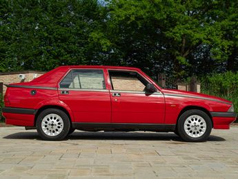  Voir d&eacute;tails -Alfa romeo 75 1991 75 &agrave; Saint-Marcel-de-F�lines (42)
