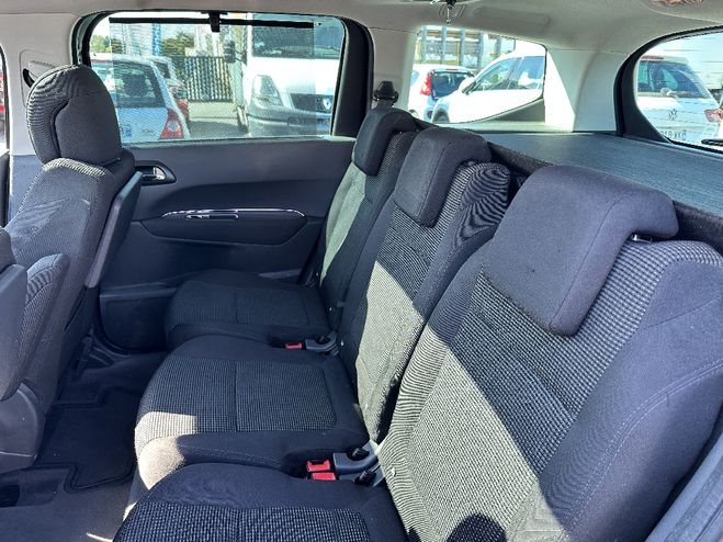 Peugeot 5008 Peugeot 5008 1.6 HDi 112ch FAP BVM6 Allure 5pl  NOIR de 2011