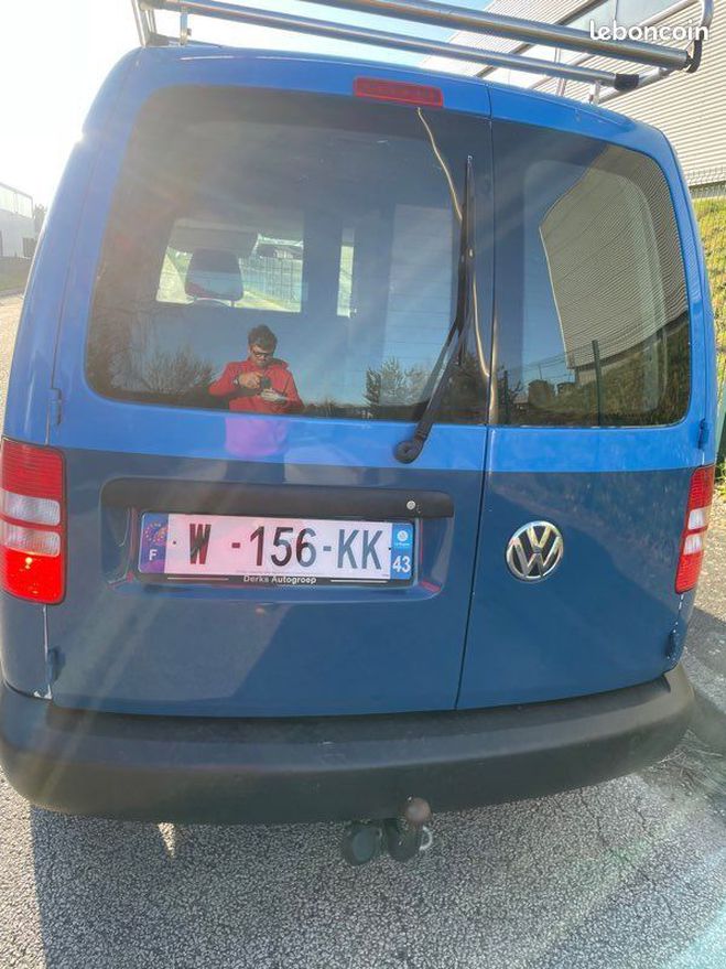 Volkswagen Caddy 1.6 tdi 2015 138000 kil attelage climati Bleu de 2015
