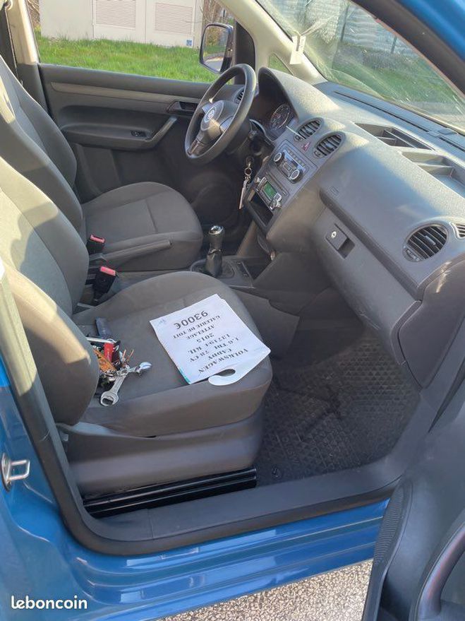 Volkswagen Caddy 1.6 tdi 2015 138000 kil attelage climati Bleu de 2015