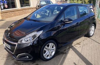  Voir détails -Peugeot 208 1.2 82CH E6.C SIGNATURE 5P à Alenon (61)