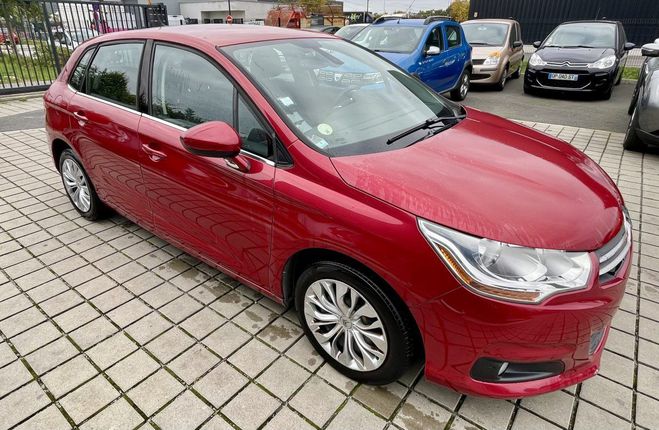 Citroen C4 Citroen C4 1.6 e-HDi110 FAP Confort BMP6 5p Rouge Métallisé de 2012