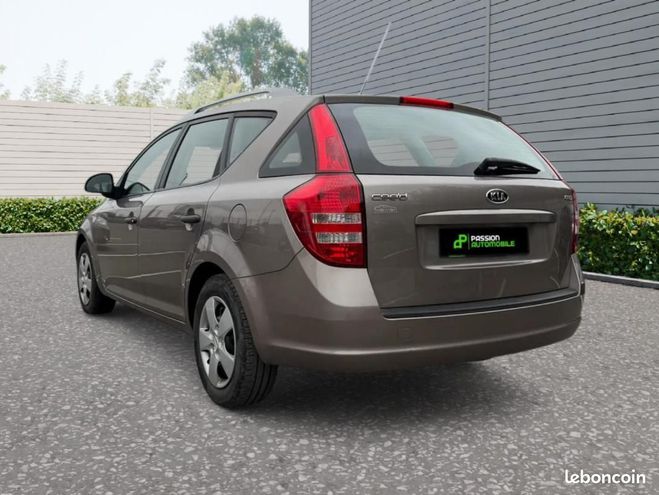 Kia Ceed Kia Ceed d SW Ceed 1ER MAIN Marron de 2009
