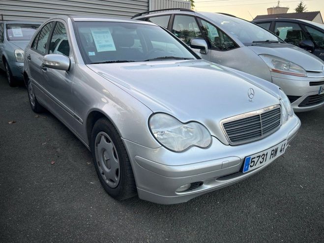 Cliquer pour voir la photo suivante Mercedes Classe C 220 CDI ELEGANCE BV6 Gris C de 2001