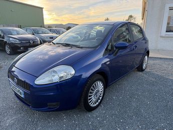  Voir détails -Fiat Punto II 1.2 8v 60ch Cult II 5p à Saint-Mdard-d'Aunis (17)