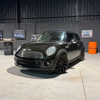  Voir détails -Mini Cooper r53 1.6 110ch full black à Dijon (21)
