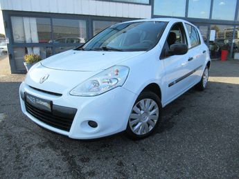  Voir détails -Renault Clio III 1.2 16V 75 à Aubire (63)