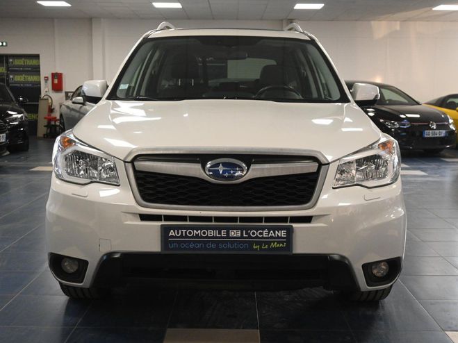 Subaru Forester 2.0D Premium Lineartronic Blanc de 2015