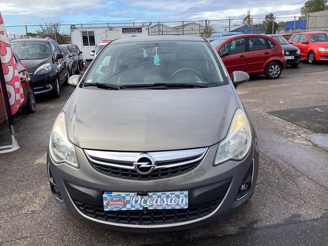 Opel Corsa Opel Corsa 1.2 150 éme Anniversaire Beige Métallisé de 2012
