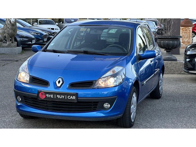Cliquer pour voir la photo suivante Renault Clio 1.5 DCI 85 DYNAMIQUE BLEU de 2006