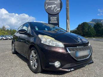  Voir détails -Peugeot 208 1.6 VTi 120ch BVM5 Allure + 4 roues hive à Challes-les-Eaux (73)