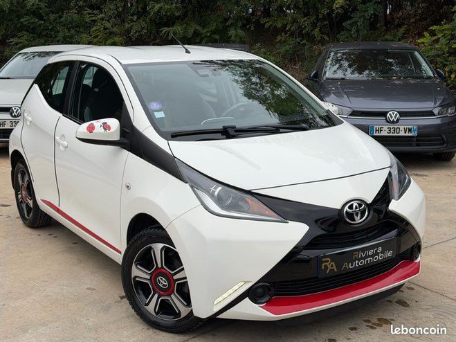 Toyota Aygo 1.0 VVTI 69Cv X-Red 5 Portes-Clim-Camra Blanc de 2016