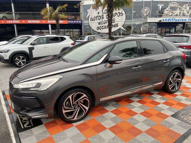 Cliquer pour voir la photo suivante Citroen DS 5 DS5 2.0 BlueHDI 180 EAT6 SPORT CHIC Gris Foncé de 2024