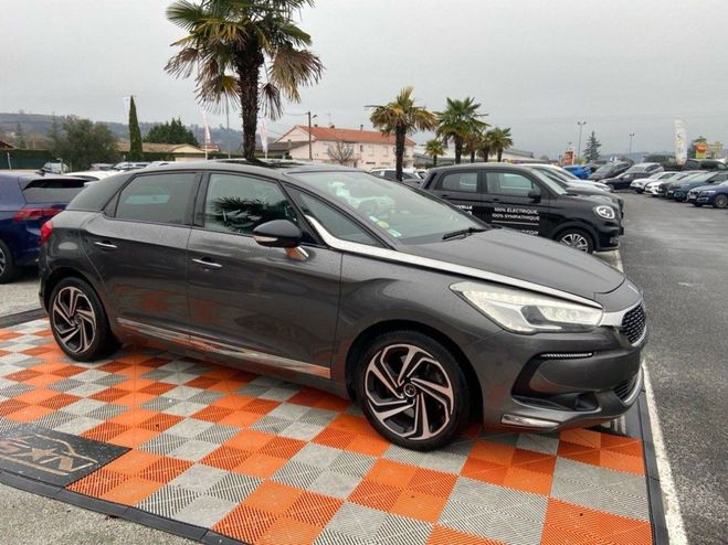 Citroen DS Citroen DS 5 DS5 2.0 BlueHDI 180 EAT6 SPORT CHIC Gris Foncé de 2024
