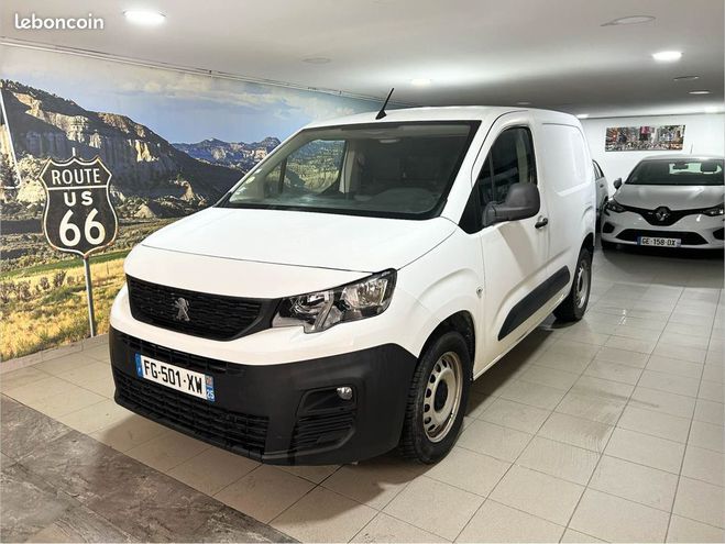 Cliquer pour voir la photo suivante Peugeot Partner standard 1000 1.6 blue hdi 100 grip 2019 Blanc de 2019