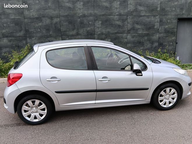 Peugeot 207 Belle 1.4 16v 2008 pack revise garanti e Gris de 2008