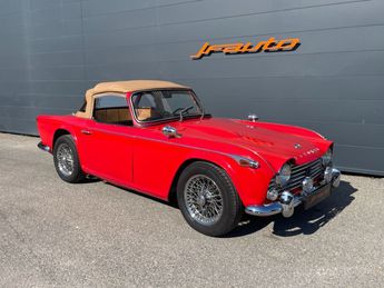  Voir détails -Triumph TR4 A IRS A à Jonquires (84)