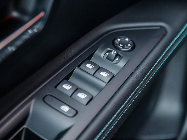 Peugeot 5008 1.2i Hybrid 136 e-DCS6 GRIS FONCE de 2024