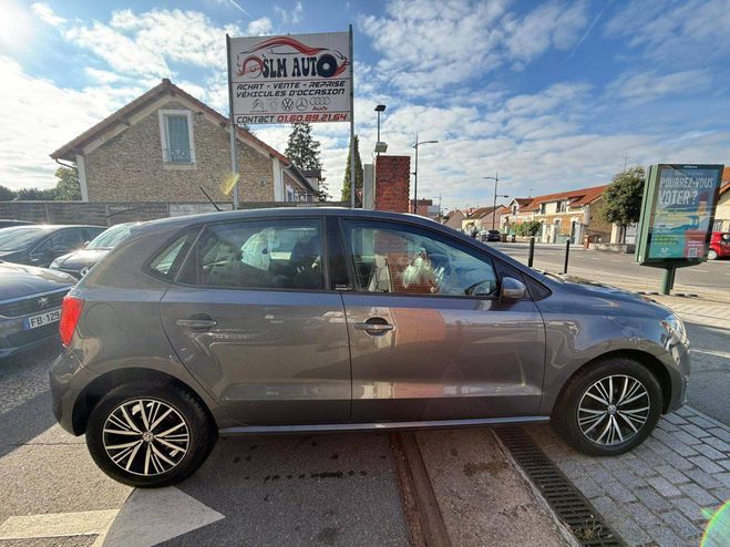 Volkswagen Polo Volkswagen Polo V 1.2 TSI 90 BlueMotion Technology Allst GRIS F de 2016