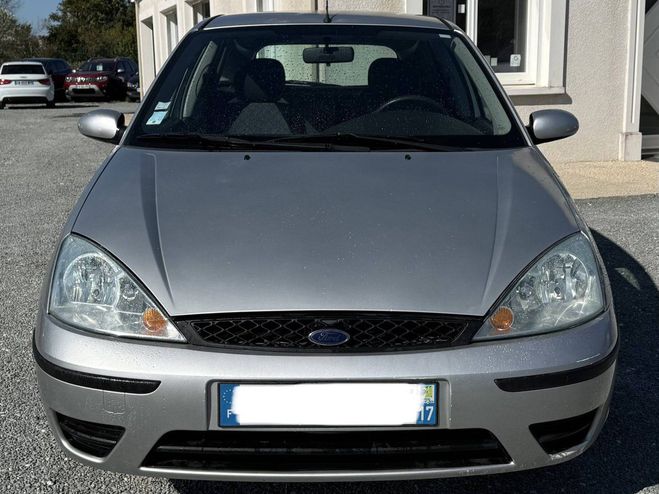 Ford Focus Ford Focus 1.8 TDdi90 Ambiente 5p GRIS C de 2002