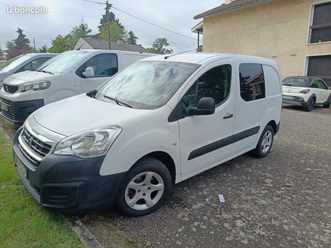 Cliquer pour voir la photo suivante Peugeot Partner 90 cv 10-2015 Blanc de 2015