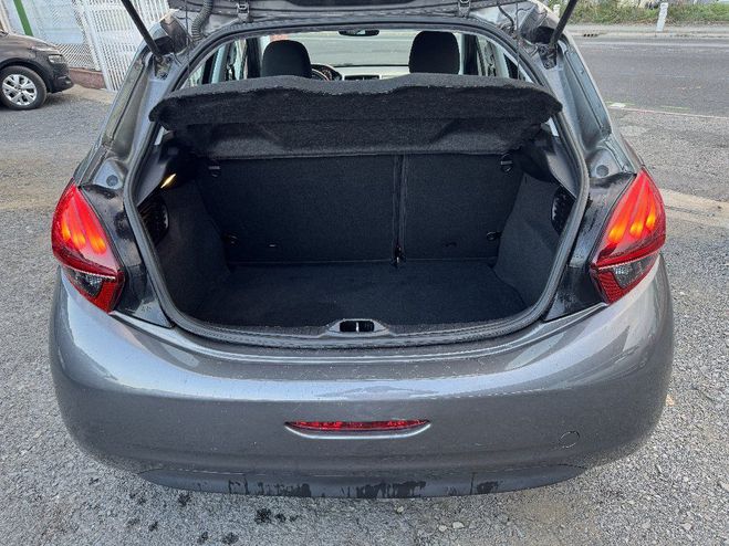 Peugeot 208 1.6 BlueHDi 75ch BVM5 Style Gris de 2018