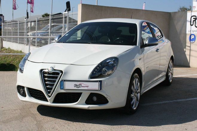Cliquer pour voir la photo suivante Alfa romeo Giulietta 2.0 JTDM140 DISTINCTIVE STOP&START Blanc de 2012
