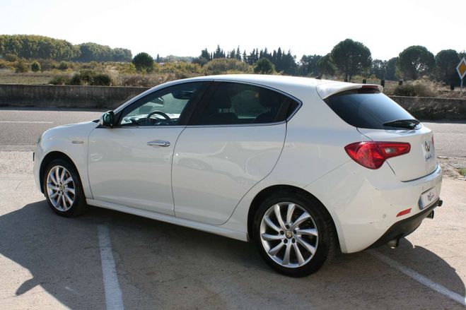 Alfa romeo Giulietta Alfa romeo Giulietta 2.0 JTDM140 DISTINCTIVE STOP&START Blanc de 2012
