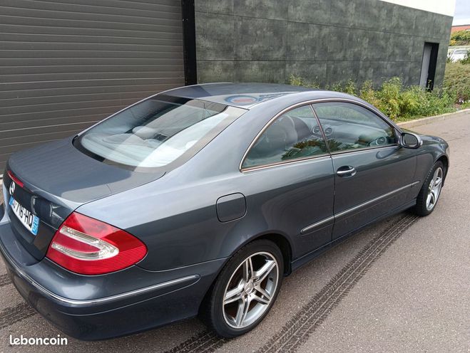 Mercedes Classe CLK Classe Belle 200 i pack 2004 tbe boite m Bleu de 2004