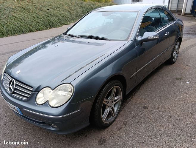 Mercedes Classe CLK Classe Belle 200 i pack 2004 tbe boite m Bleu de 2004