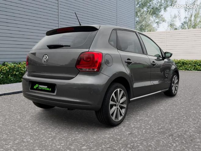 Volkswagen Polo Volkswagen Polo V Confortline Gris de 2011