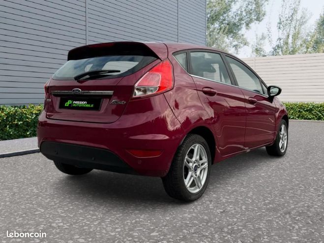 Ford Fiesta Titanium 125CH Bordeaux de 2013