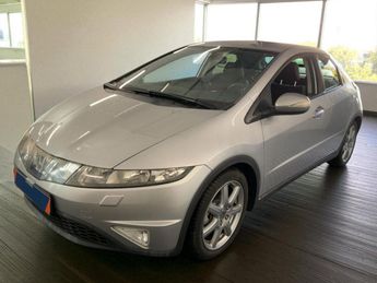  Voir détails -Honda Civic 1.8 i-VTEC 140 SPORT 5 PORTES / HISTORIQ à Saint-Laurent-du-Var (06)