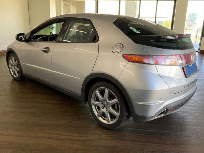Honda Civic Honda Civic 1.8 i-VTEC 140 SPORT 5 PORTES / HISTORIQ Gris de 2005