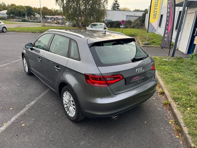 Audi A3 Sportback 1.6 TDI 110 Ambiente S tronic  Gris de 2015