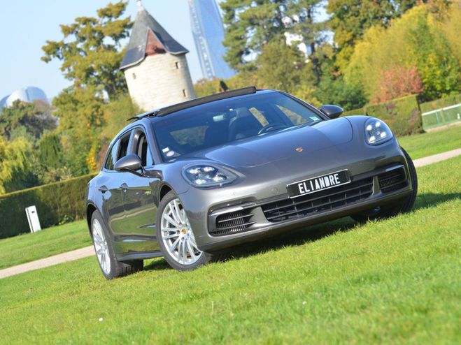 Porsche Panamera 4 Sport Turismo E-Hybride rechargeable Gris Quartz de 2018