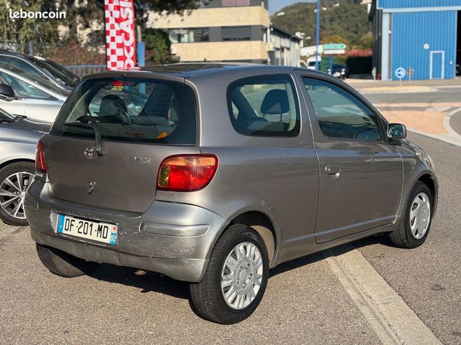 Toyota Yaris 1.0 VVT-i 65ch Luna Pack 3P Gris de 2003