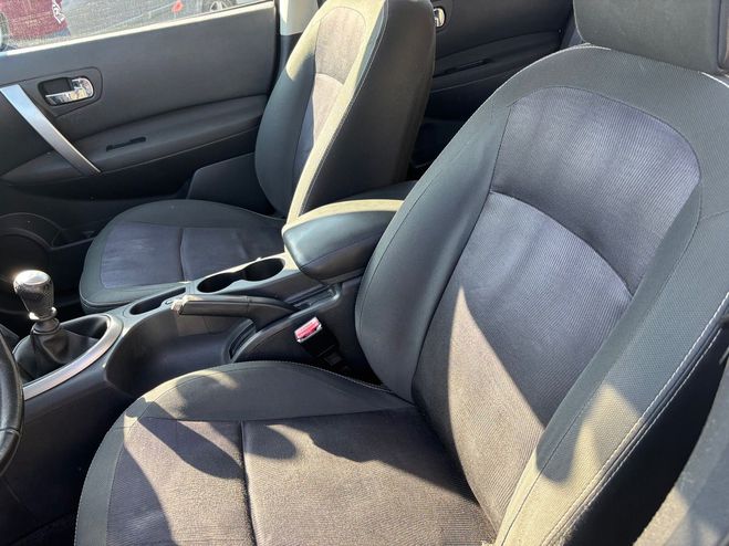 Nissan Qashqai Nissan Qashqai (2) 1.5 DCI 110 PURE DRIVE 130G ACENTA Violet de 2013