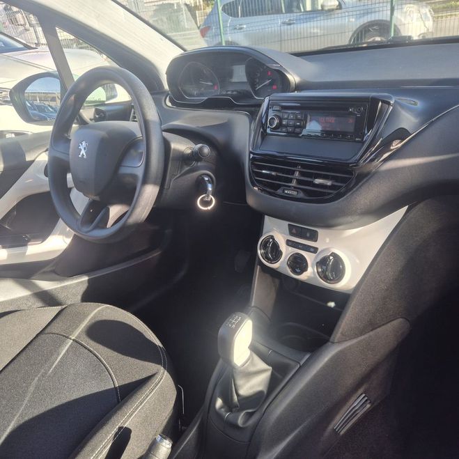 Peugeot 208 Peugeot 208 (2) 1.6HDI74 S&S ACTIVE 5P E6 AN2018 BEL Gris foncé de 2018
