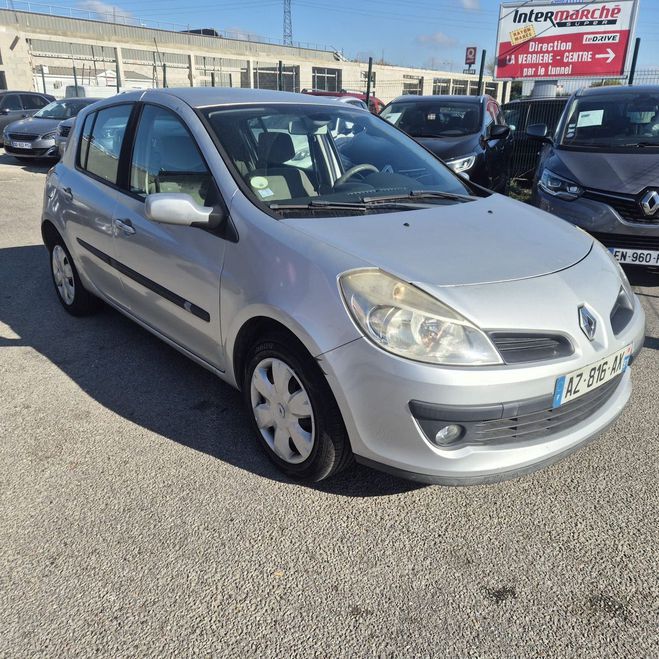 Renault Clio Renault Clio III 1.4 16V 100 AUTHENTIQUE 5P Gris de 2007